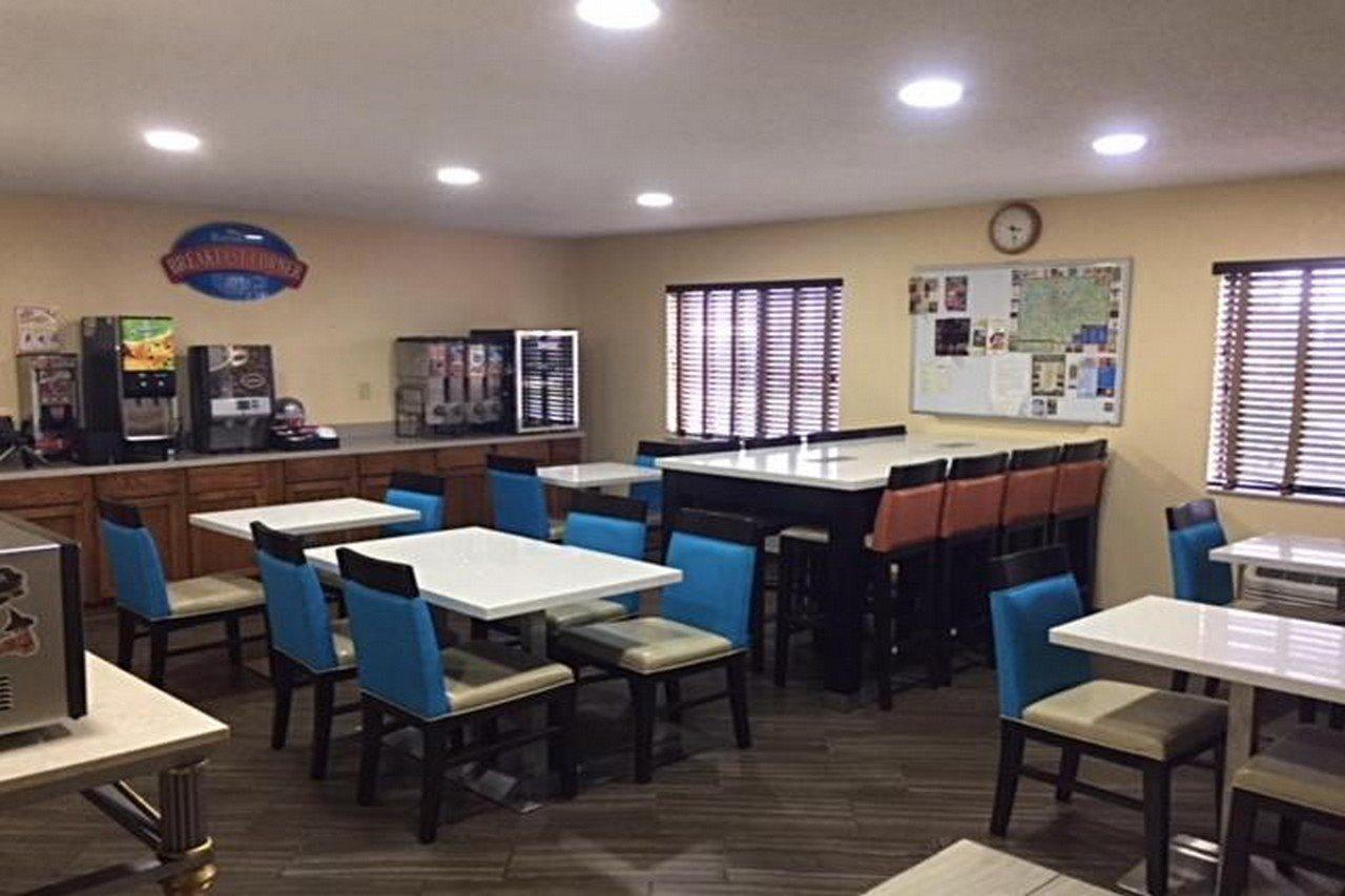 Hotel Baymont By Wyndham Louisville South I 65