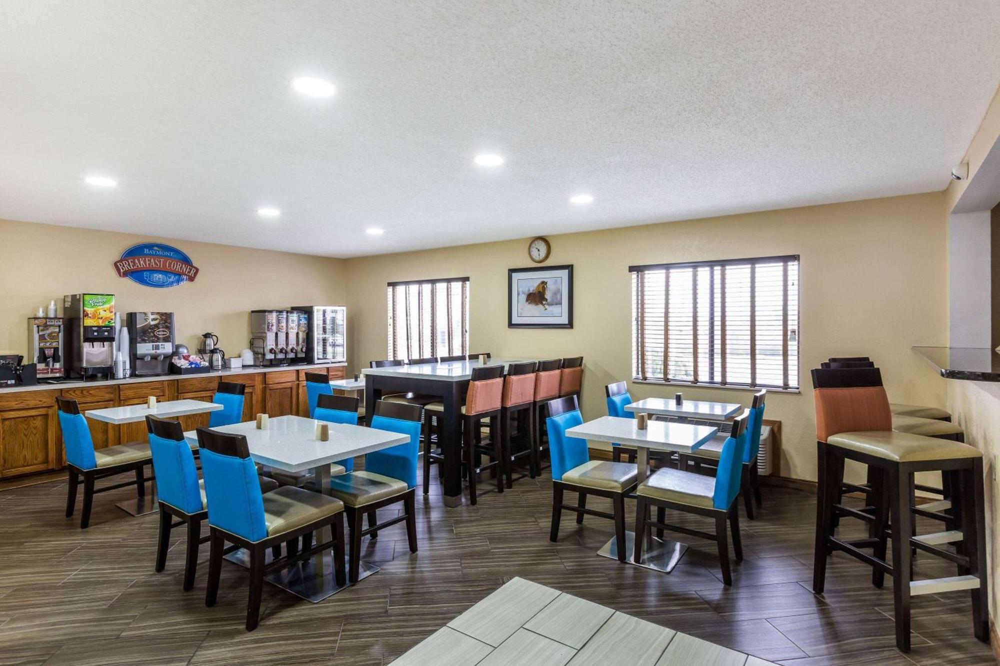 Baymont By Wyndham Louisville South I 65 2*