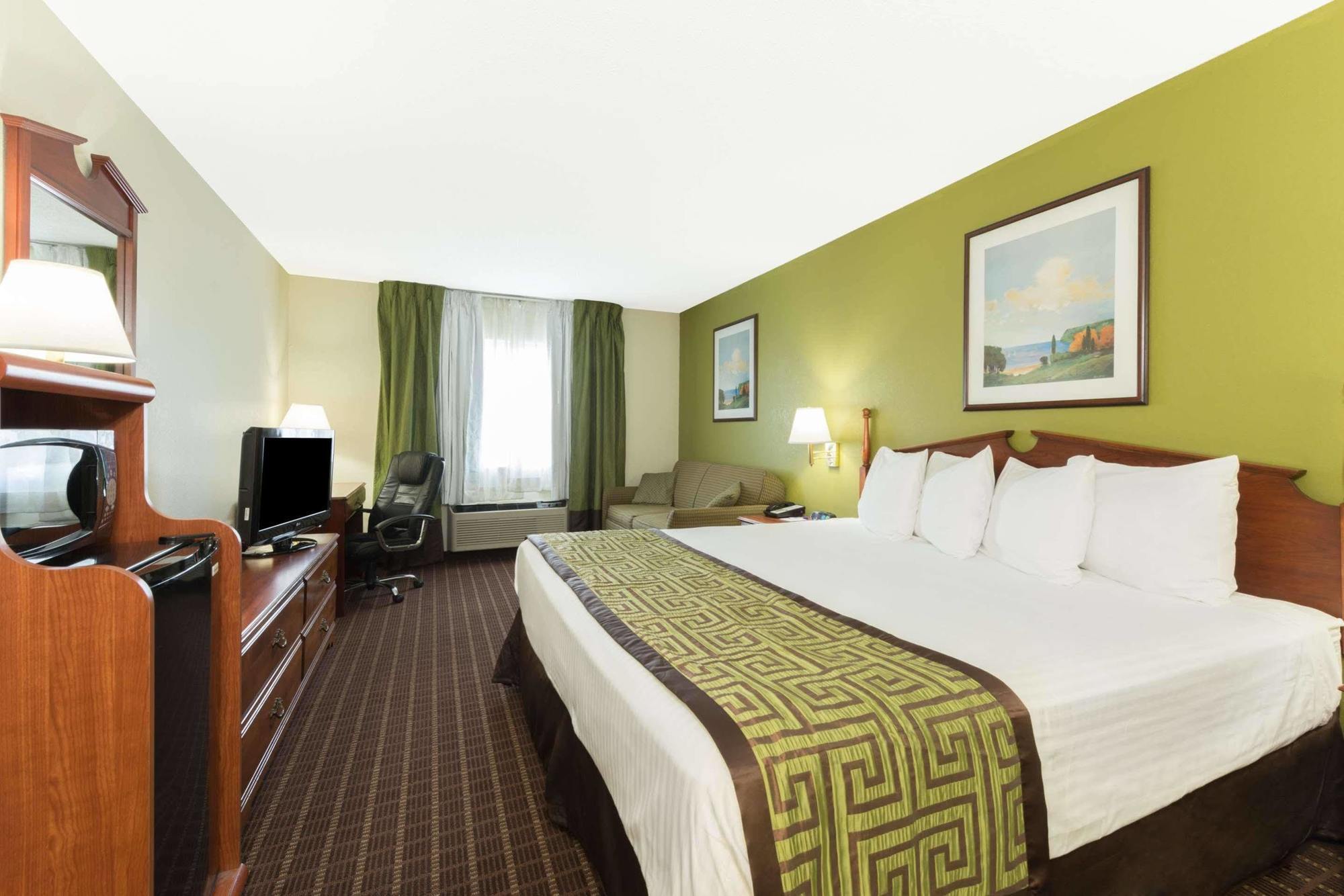 Baymont By Wyndham Louisville South I 65