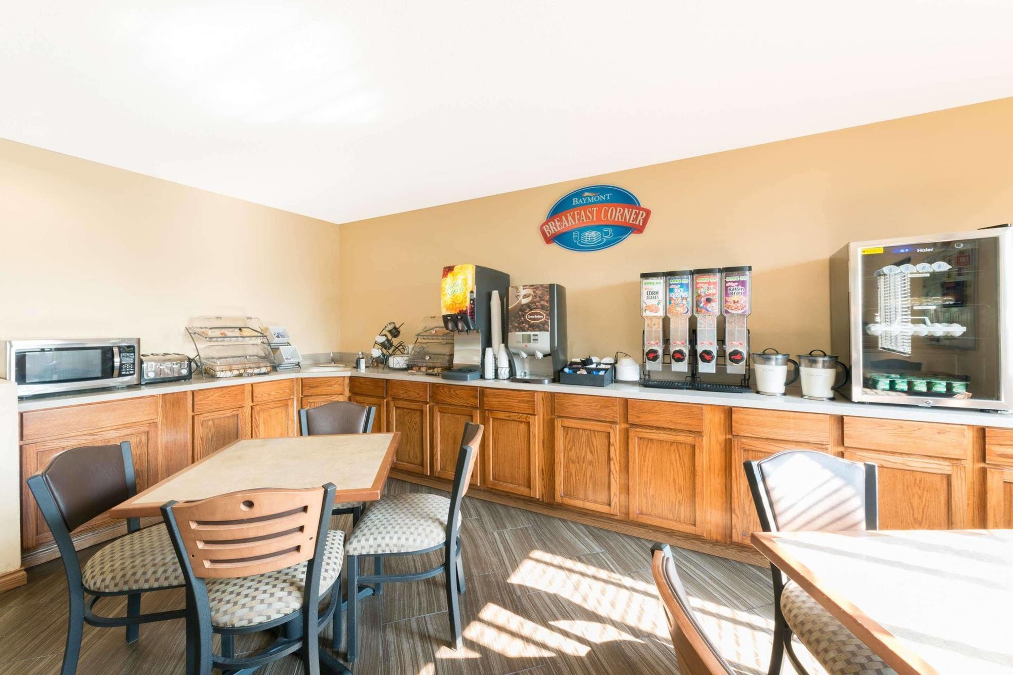 Hotel Baymont By Wyndham Louisville South I 65 Brooks